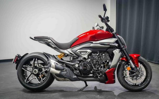 2026 Ducati XDiavel V4 Burning Red