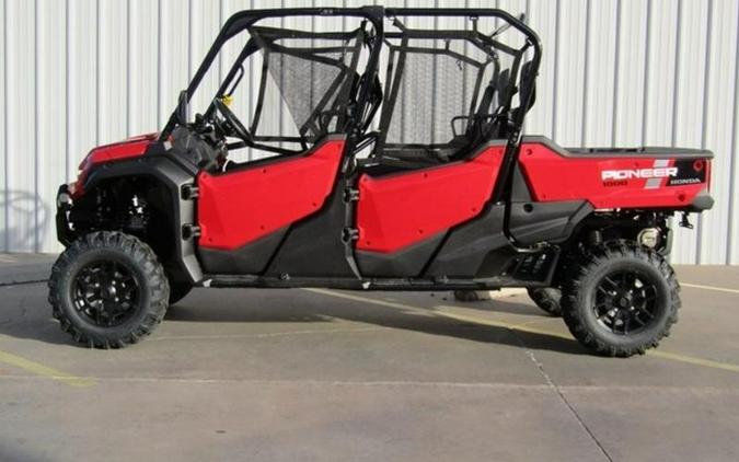 2023 Honda® Pioneer 1000-6 Deluxe Crew