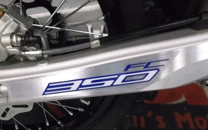 2025 Husqvarna® FC 350 Heritage