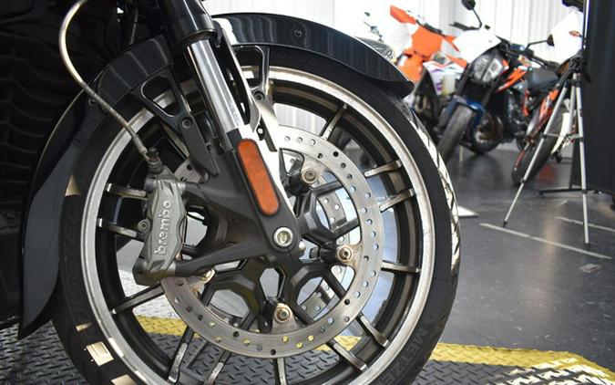 2022 Indian Pursuit Limited Black Metallic