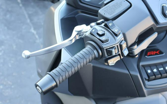 2026 Kymco AK 550i Premium