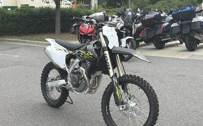 2026 Triumph TF 250-X Jet Black/Pure White