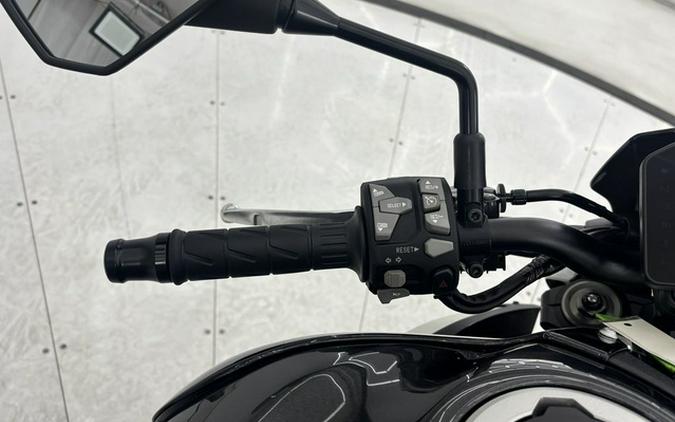 2025 Kawasaki ZR900SSFAN