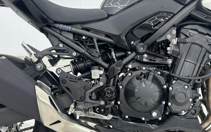 2025 Kawasaki ZR900SSFAN