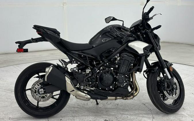 2025 Kawasaki ZR900SSFAN