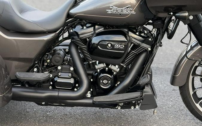 2023 Harley-Davidson® FLTRT - Road Glide® 3