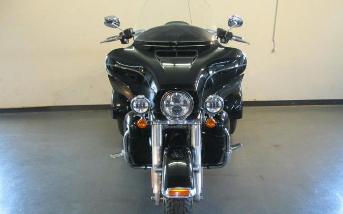 2015 Harley-Davidson® FLHTCUTG - Tri-Glide® Ultra