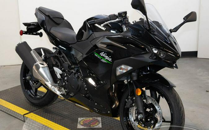 2024 Kawasaki Ninja 500 Review [14 Fast Facts]