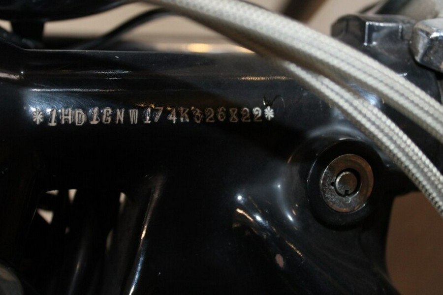 Harley-Davidson® Low Rider® 2004 FXDLI 326822T IMPACT BLUE W/PINSTRIPES