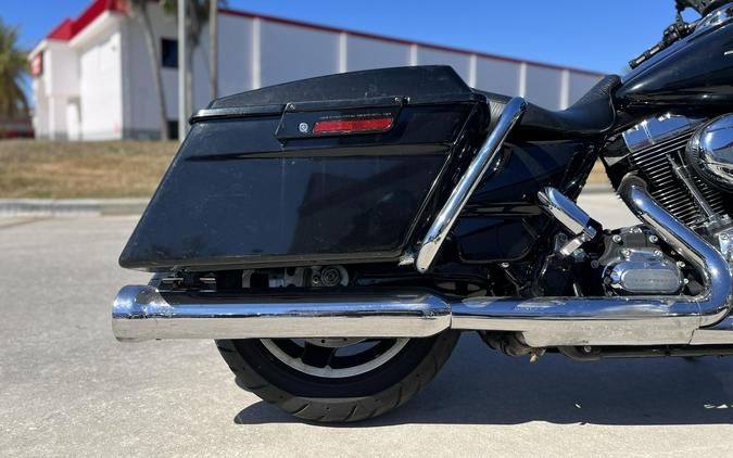 2011 HARLEY Street Glide Base