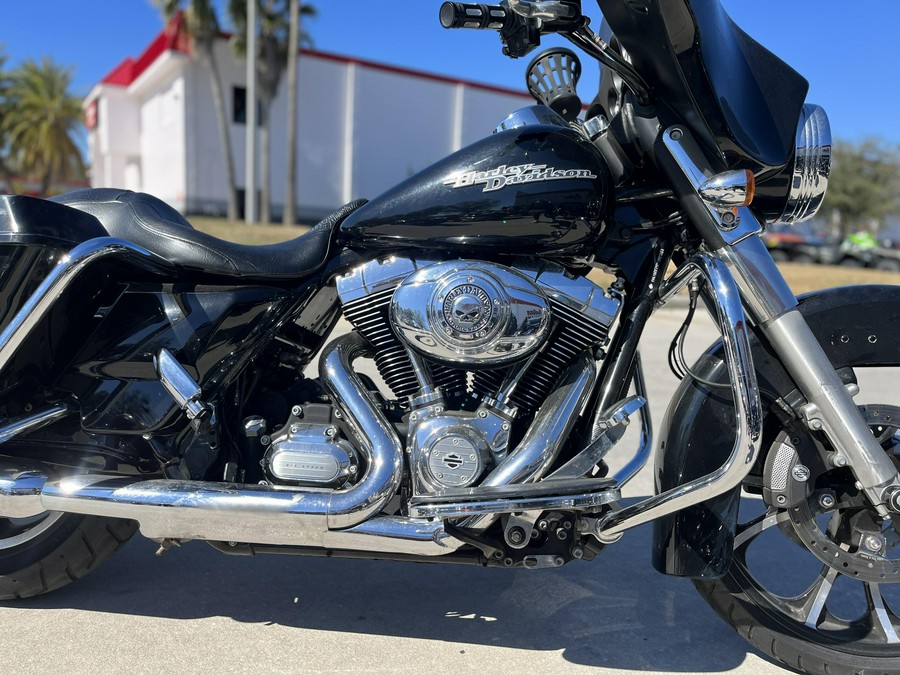 2011 HARLEY Street Glide Base