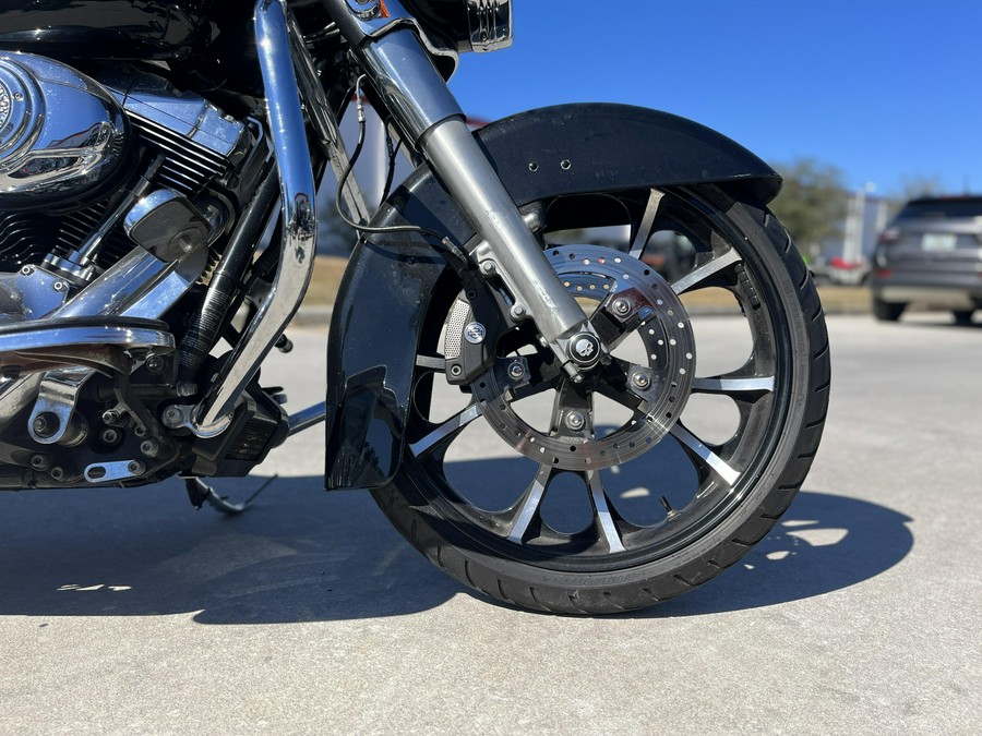 2011 HARLEY Street Glide Base