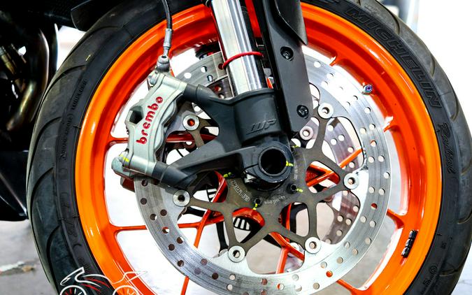 2022 KTM 890 DUKE R