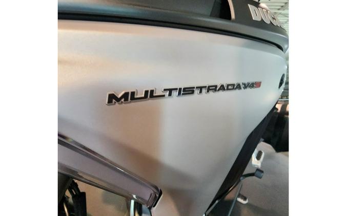 2022 Ducati Multistrada V4 S Travel & Radar Spoked Wheels