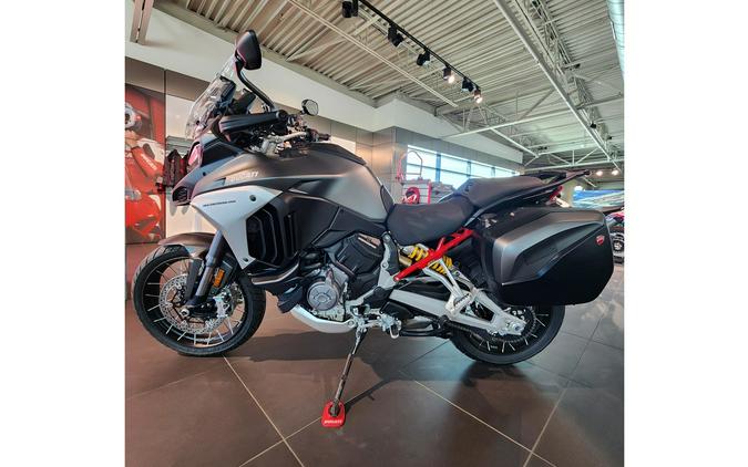 2022 Ducati Multistrada V4 S Travel & Radar Spoked Wheels