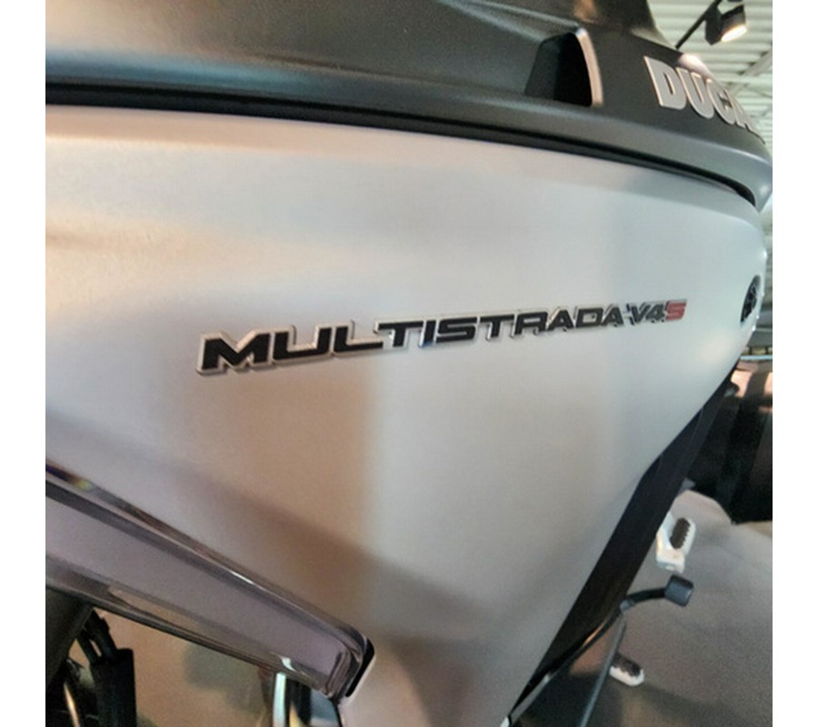 2022 Ducati Multistrada V4 S Travel & Radar Spoked Wheels