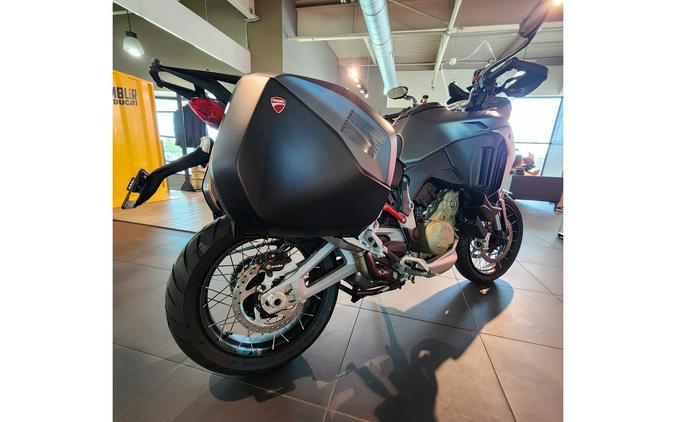 2022 Ducati Multistrada V4 S Travel & Radar Spoked Wheels