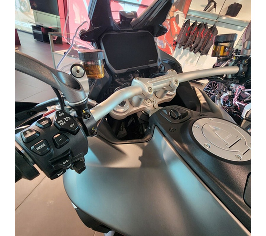 2022 Ducati Multistrada V4 S Travel & Radar Spoked Wheels