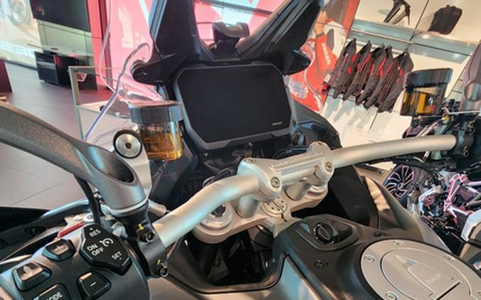 2022 Ducati Multistrada V4 S Travel & Radar Spoked Wheels