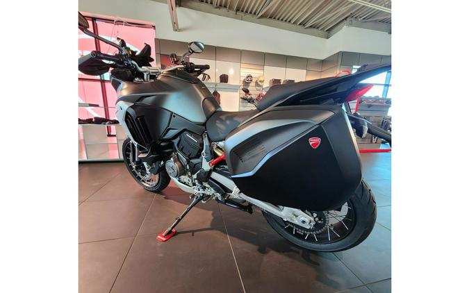 2022 Ducati Multistrada V4 S Travel & Radar Spoked Wheels