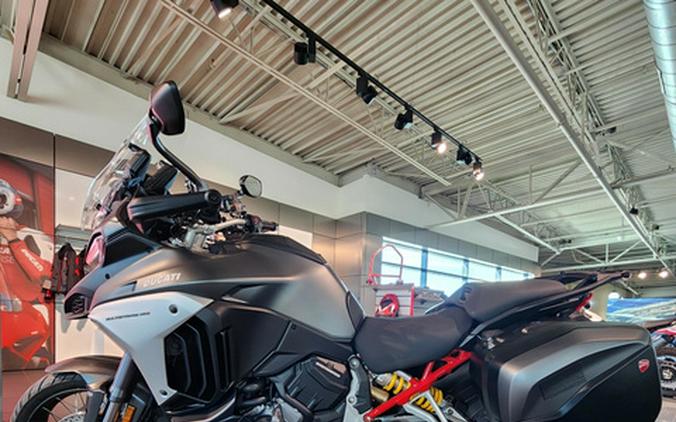 2022 Ducati Multistrada V4 S Travel & Radar Spoked Wheels