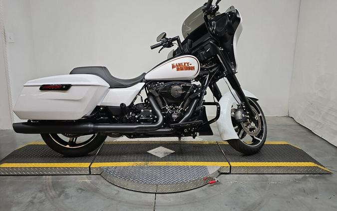 FLHX 2024 Street Glide®