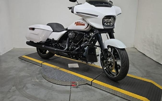 FLHX 2024 Street Glide®