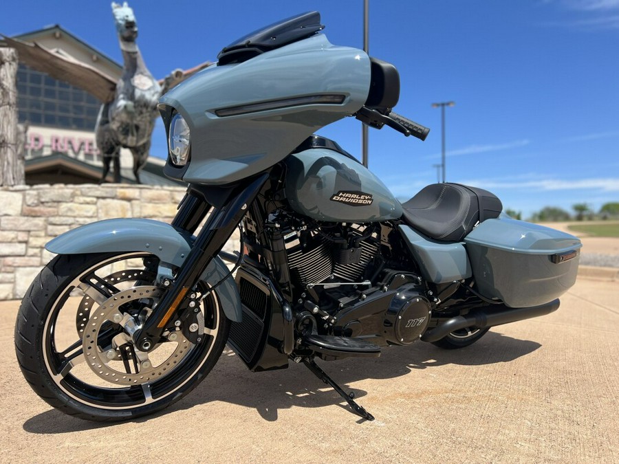 2024 Harley-Davidson Street Glide® Sharkskin Blue - Black Finish