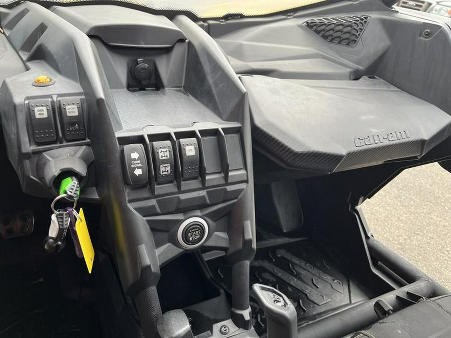 2014 Can-Am® Maverick™ X® rs DPS™ 1000R Can-Am Red