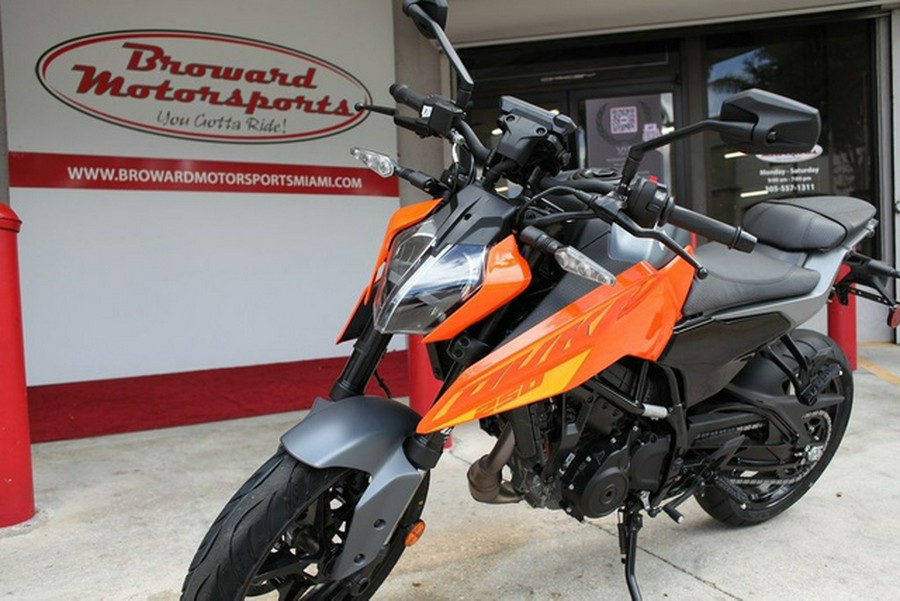 2024 KTM 250 Duke