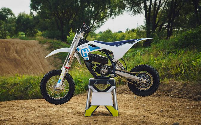 2023 Husqvarna EE 5