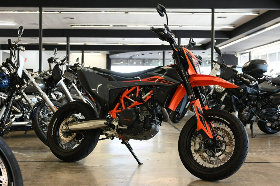 2021 KTM 690 SMC R