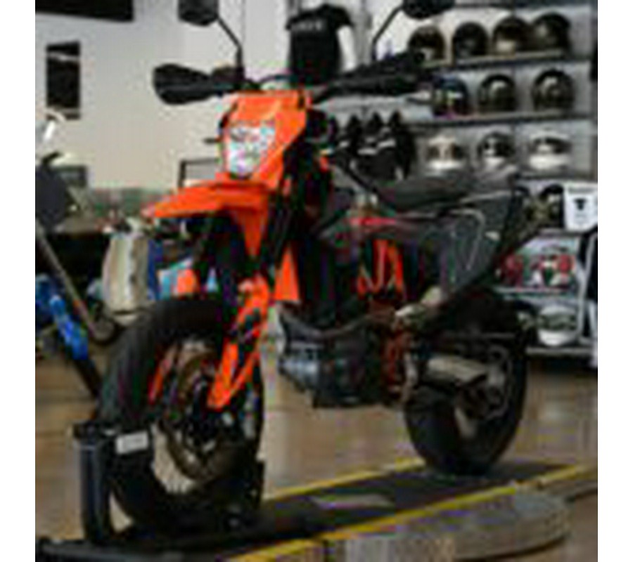 2021 KTM 690 SMC R