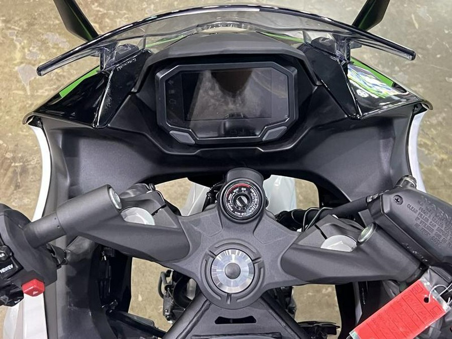 2024 Kawasaki Ninja® 7 Hybrid ABS