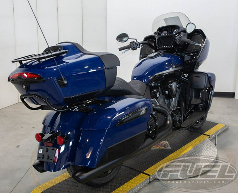 2024 Indian Pursuit Dark Horse With Powerband Audio Package