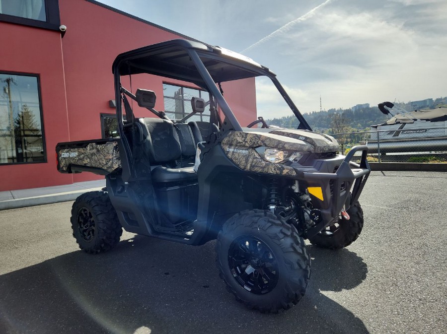 2023 Can-Am Defender XT HD10