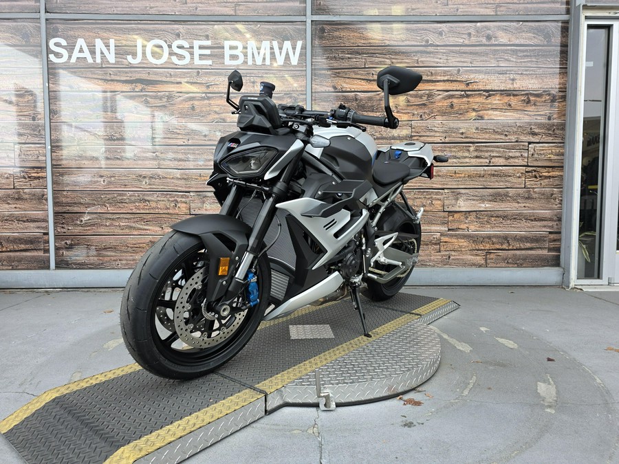 2026 BMW M 1000 R