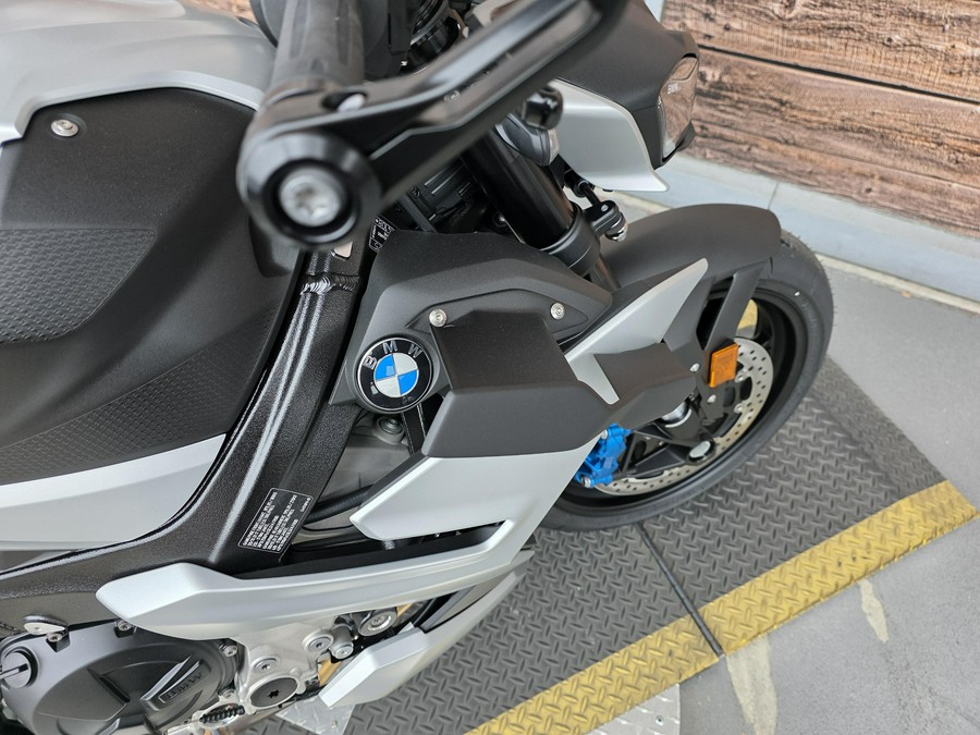 2026 BMW M 1000 R