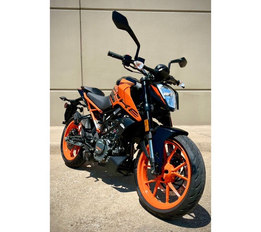 2023 KTM 200 Duke