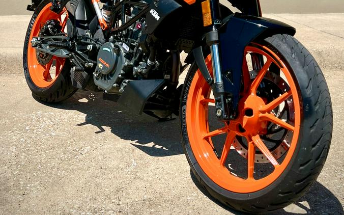 2023 KTM 200 Duke