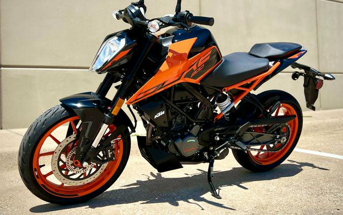 2023 KTM 200 Duke