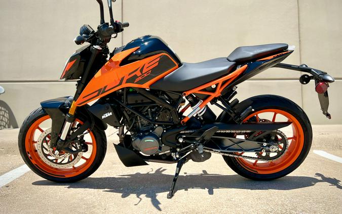 2023 KTM 200 Duke