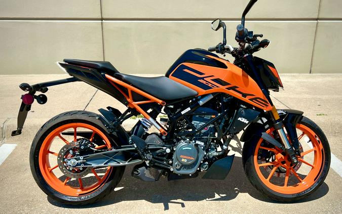 2023 KTM 200 Duke