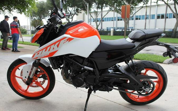 2024 KTM 250 Duke First Look [13 All-New Fast Facts]