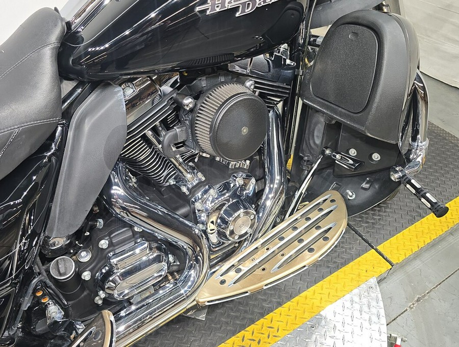 FLHXS 2014 Street Glide® Special