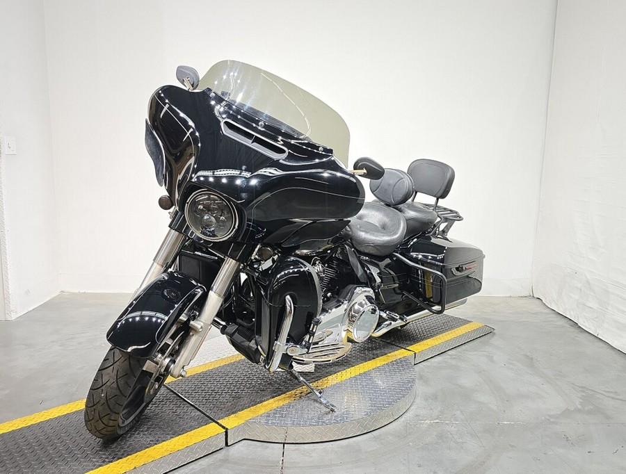 FLHXS 2014 Street Glide® Special