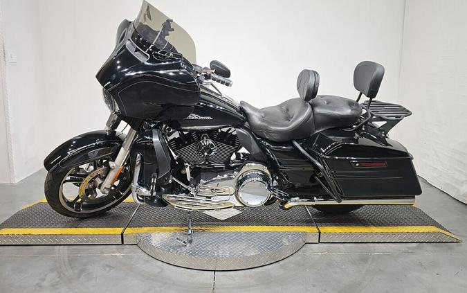 FLHXS 2014 Street Glide® Special