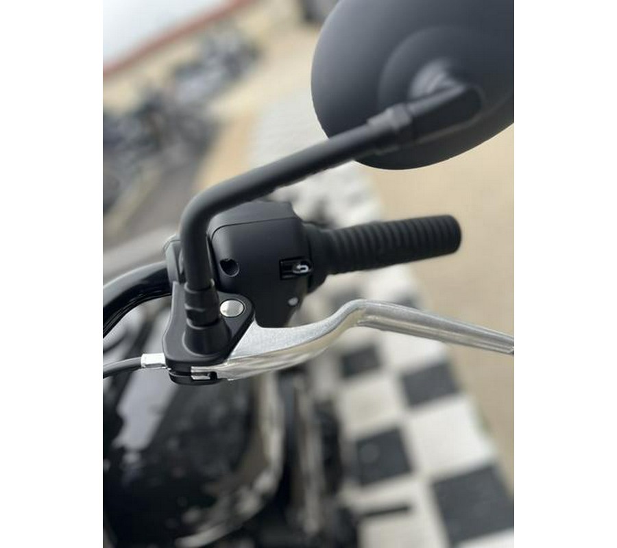 2024 Indian Motorcycle® Sport Chief Granite Gray