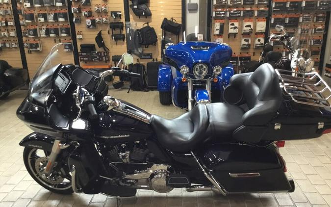 2020 Harley-Davidson® Road Glide® Limited Midnight Blue