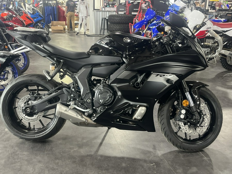 2025 Yamaha YZF-R7
